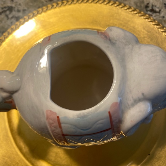 Beautiful Circus Teapot - Picture 6 of 11